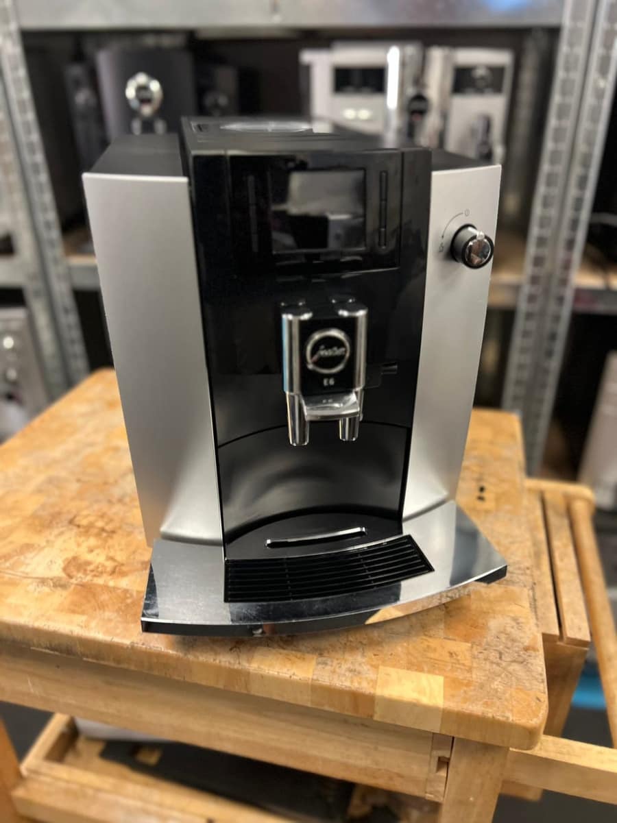 Jura E6 Platina — gereviseerd door MMV BeanGenius